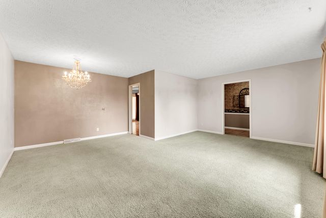 2725 W Camino Alto Street, Springfield, MO 65810