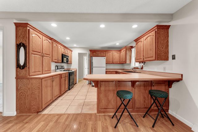 2725 W Camino Alto Street, Springfield, MO 65810