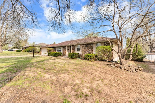 2725 W Camino Alto Street, Springfield, MO 65810