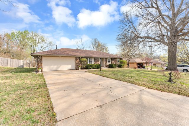 2725 W Camino Alto Street, Springfield, MO 65810