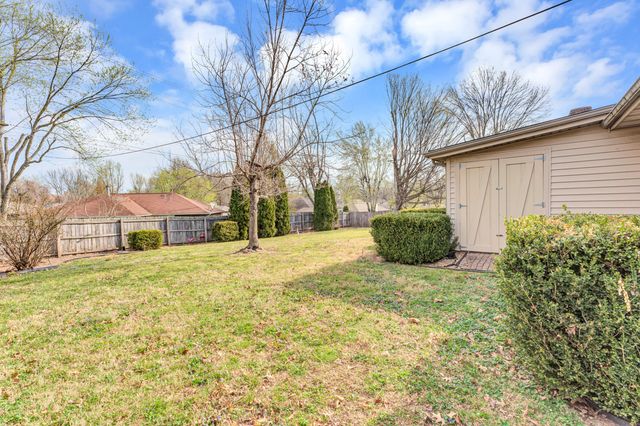 2725 W Camino Alto Street, Springfield, MO 65810