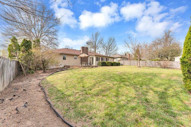 2725 W Camino Alto Street, Springfield, MO 65810