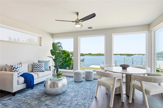 915 BAYSHORE DRIVE, Tarpon Springs, FL 34689