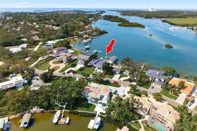 915 BAYSHORE DRIVE, Tarpon Springs, FL 34689
