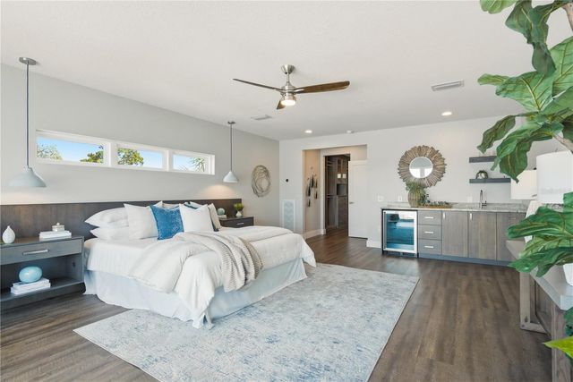 915 BAYSHORE DRIVE, Tarpon Springs, FL 34689