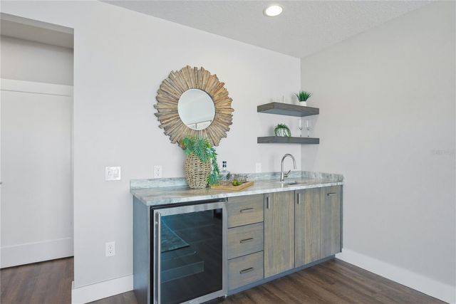 915 BAYSHORE DRIVE, Tarpon Springs, FL 34689