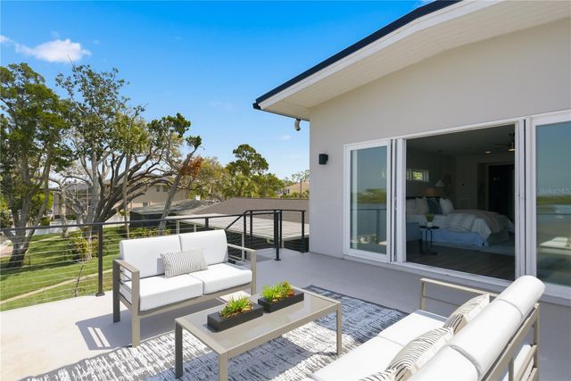 915 BAYSHORE DRIVE, Tarpon Springs, FL 34689