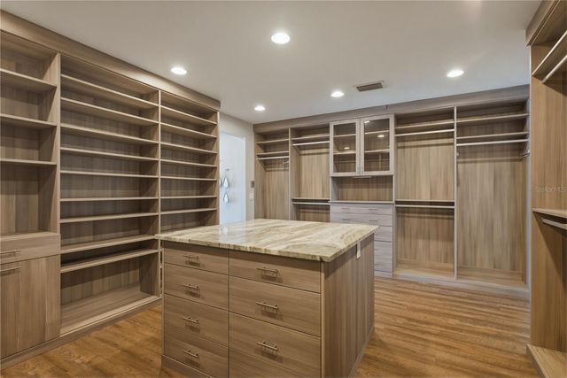 915 BAYSHORE DRIVE, Tarpon Springs, FL 34689