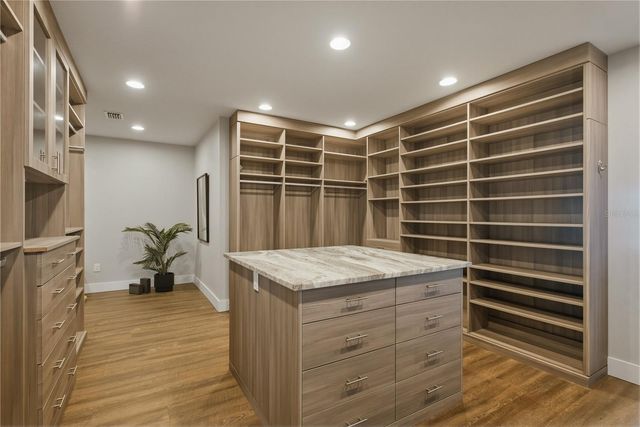 915 BAYSHORE DRIVE, Tarpon Springs, FL 34689