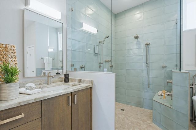 915 BAYSHORE DRIVE, Tarpon Springs, FL 34689