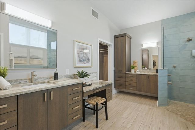 915 BAYSHORE DRIVE, Tarpon Springs, FL 34689