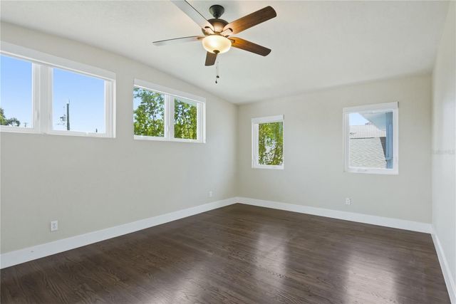 915 BAYSHORE DRIVE, Tarpon Springs, FL 34689