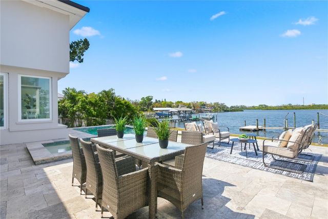 915 BAYSHORE DRIVE, Tarpon Springs, FL 34689