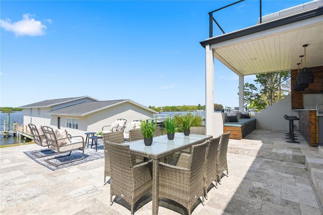 915 BAYSHORE DRIVE, Tarpon Springs, FL 34689