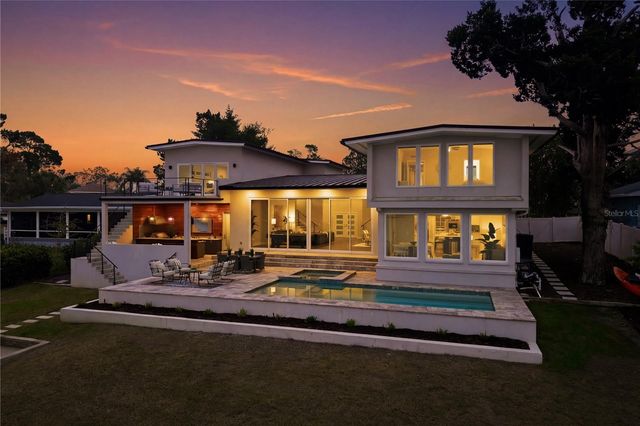 915 BAYSHORE DRIVE, Tarpon Springs, FL 34689