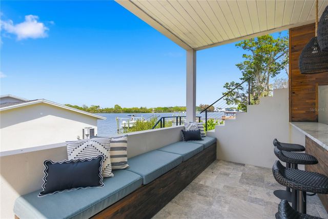 915 BAYSHORE DRIVE, Tarpon Springs, FL 34689