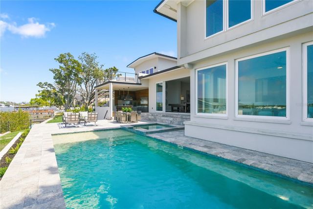 915 BAYSHORE DRIVE, Tarpon Springs, FL 34689