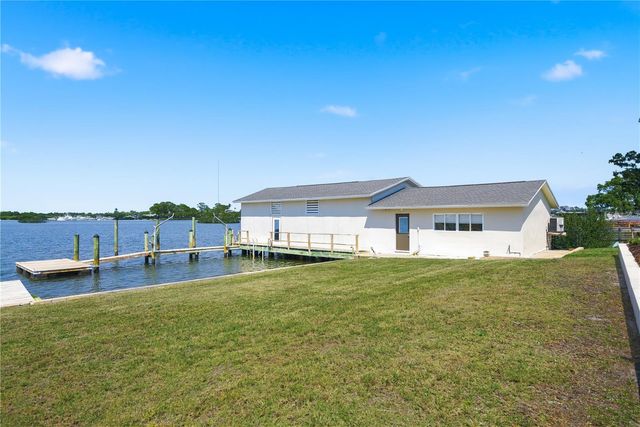 915 BAYSHORE DRIVE, Tarpon Springs, FL 34689