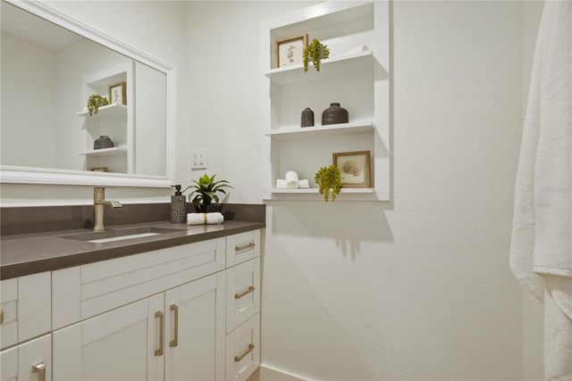 915 BAYSHORE DRIVE, Tarpon Springs, FL 34689