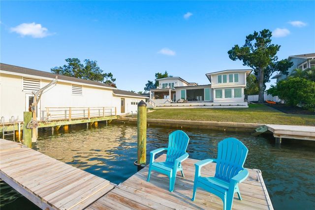 915 BAYSHORE DRIVE, Tarpon Springs, FL 34689