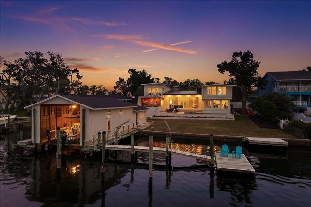 915 BAYSHORE DRIVE, Tarpon Springs, FL 34689