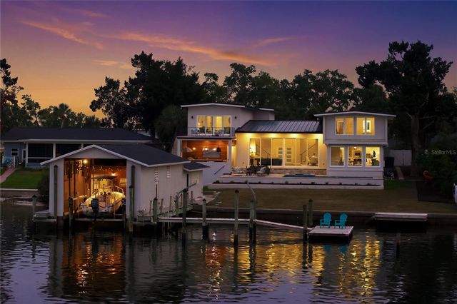 915 BAYSHORE DRIVE, Tarpon Springs, FL 34689