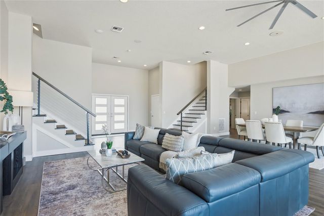 915 BAYSHORE DRIVE, Tarpon Springs, FL 34689