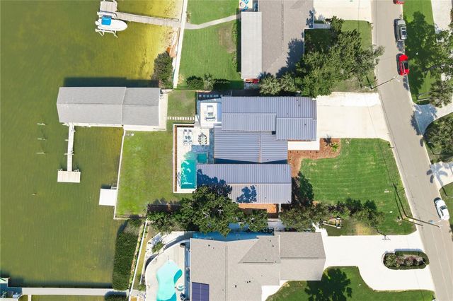 915 BAYSHORE DRIVE, Tarpon Springs, FL 34689