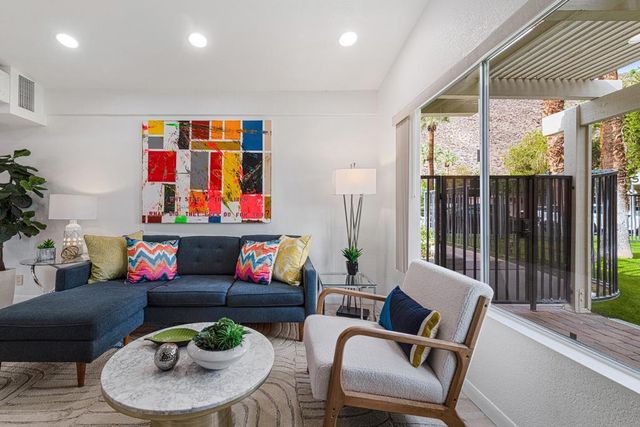 290 S San Jacinto Drive 8, Palm Springs, CA 92262