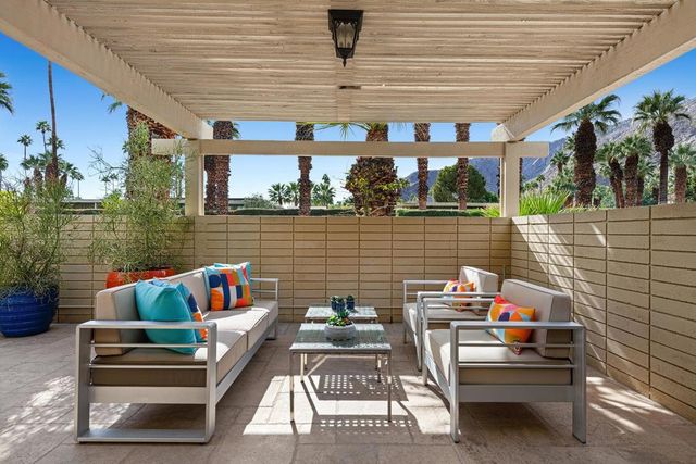 290 S San Jacinto Drive 8, Palm Springs, CA 92262