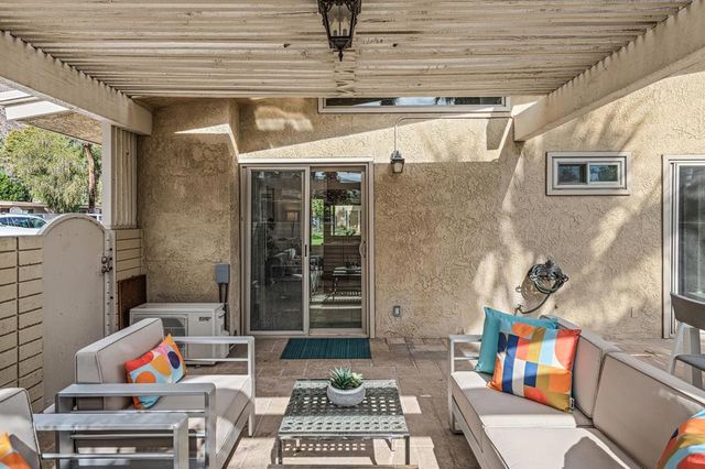 290 S San Jacinto Drive 8, Palm Springs, CA 92262