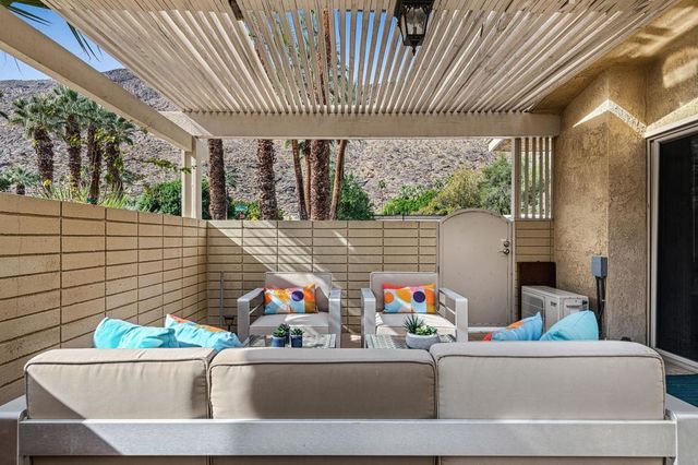 290 S San Jacinto Drive 8, Palm Springs, CA 92262