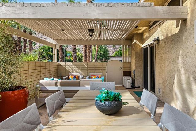 290 S San Jacinto Drive 8, Palm Springs, CA 92262