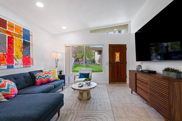 290 S San Jacinto Drive 8, Palm Springs, CA 92262