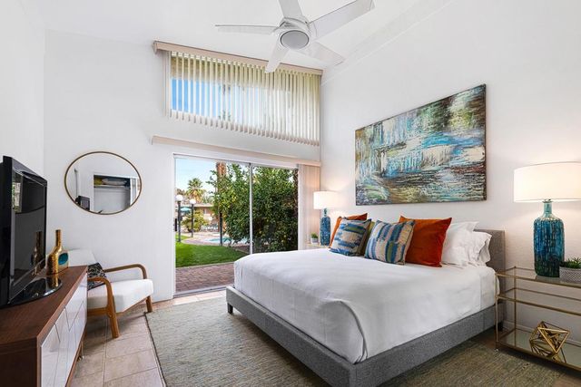 290 S San Jacinto Drive 8, Palm Springs, CA 92262