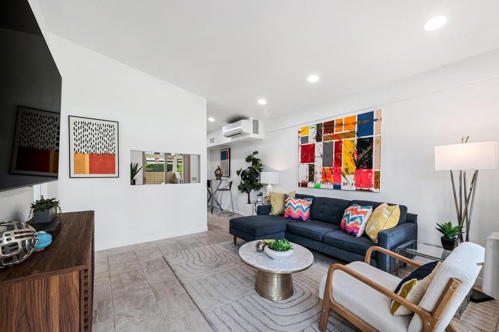 290 S San Jacinto Drive 8, Palm Springs, CA 92262