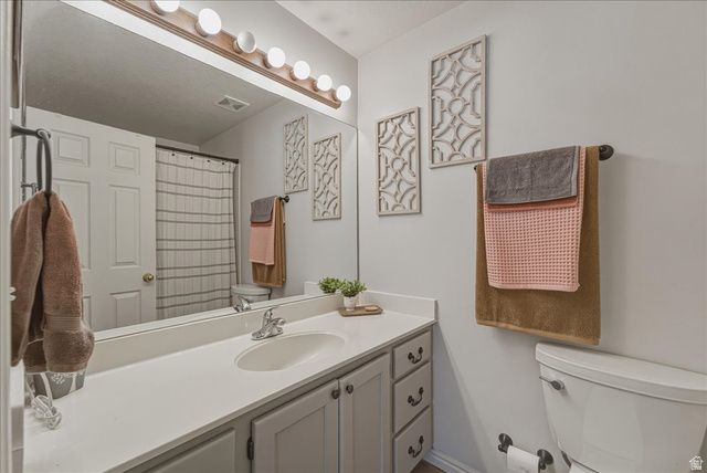 4521 W CARRIAGE LN, Cedar Hills, UT 84062
