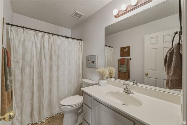 4521 W CARRIAGE LN, Cedar Hills, UT 84062