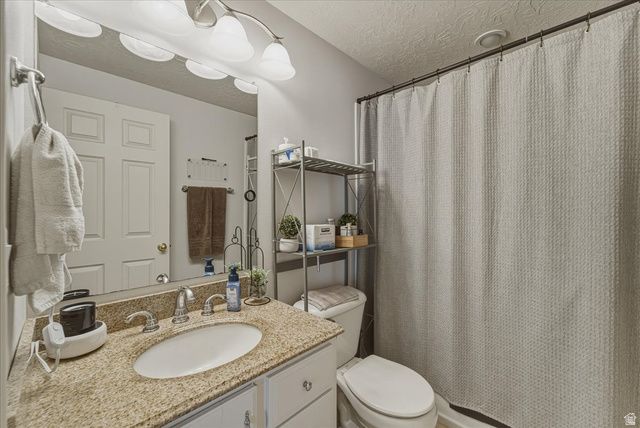 4521 W CARRIAGE LN, Cedar Hills, UT 84062