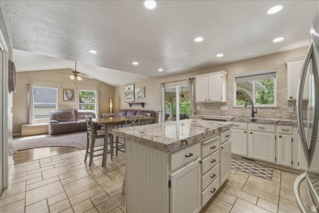 4521 W CARRIAGE LN, Cedar Hills, UT 84062