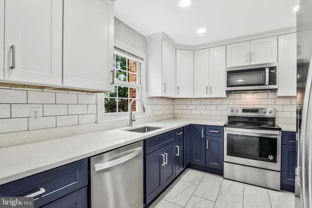 10257 FRIENDSHIP CT, Fairfax, VA 22032