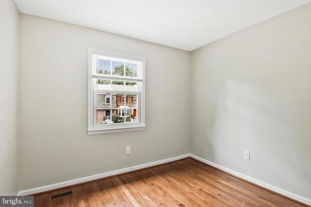 10257 FRIENDSHIP CT, Fairfax, VA 22032