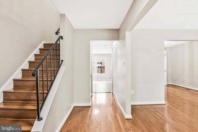 10257 FRIENDSHIP CT, Fairfax, VA 22032