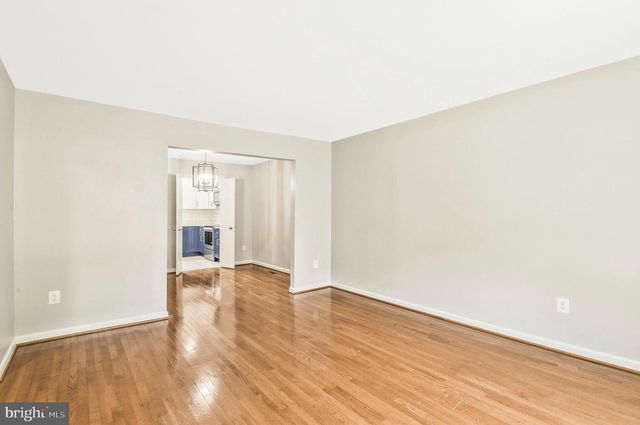 10257 FRIENDSHIP CT, Fairfax, VA 22032