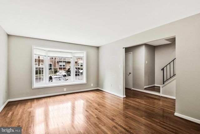10257 FRIENDSHIP CT, Fairfax, VA 22032