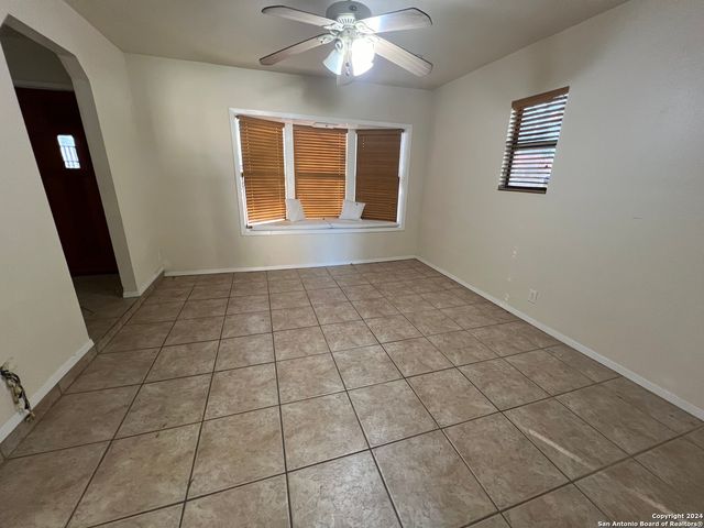 208 Michelle, Converse, TX 78109