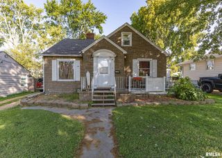 2212 IOWA Avenue, Clinton, IA 52732