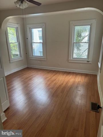 18 S AUGUSTA AVE, Baltimore, MD 21229