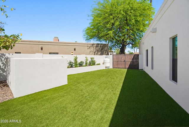 9402 N 83rd Court, Scottsdale, AZ 85258