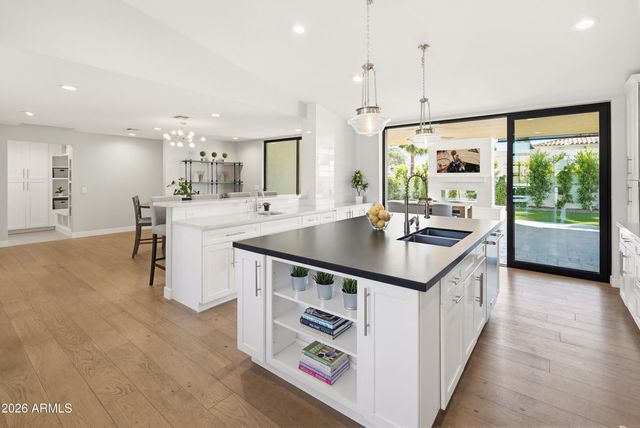 9402 N 83rd Court, Scottsdale, AZ 85258